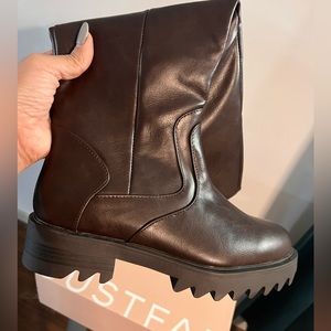 Brand New boots. 9.5